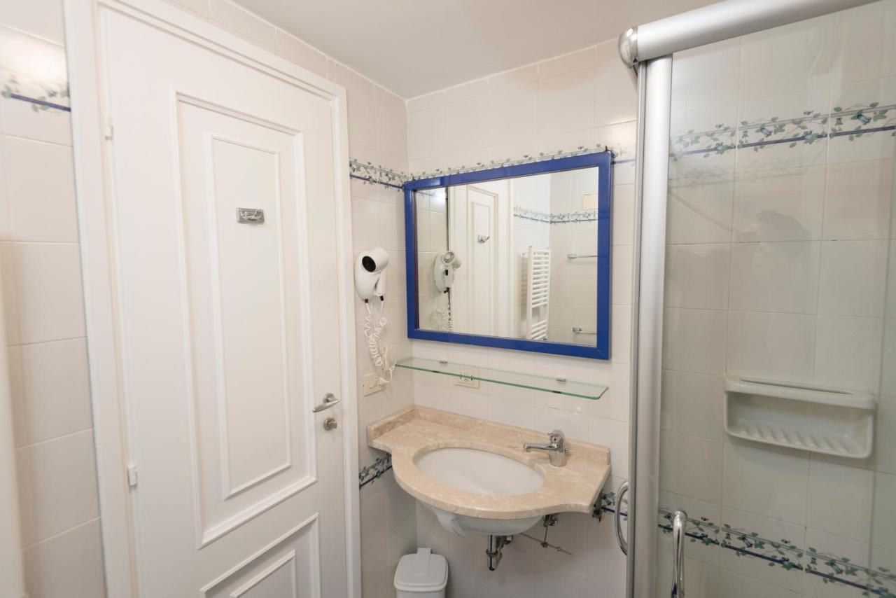 Mami Sabaudia Hotel Kültér fotó