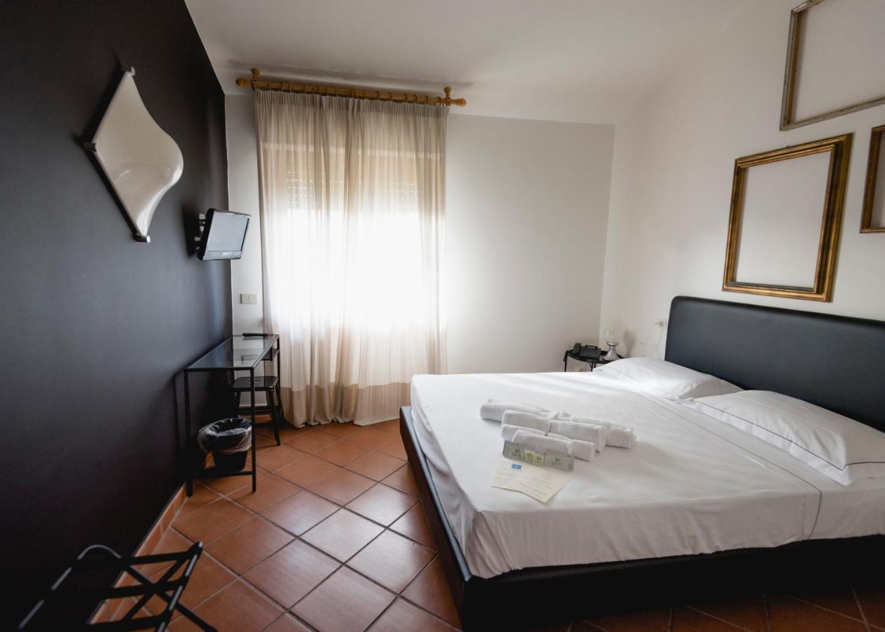 Mami Sabaudia Hotel Kültér fotó