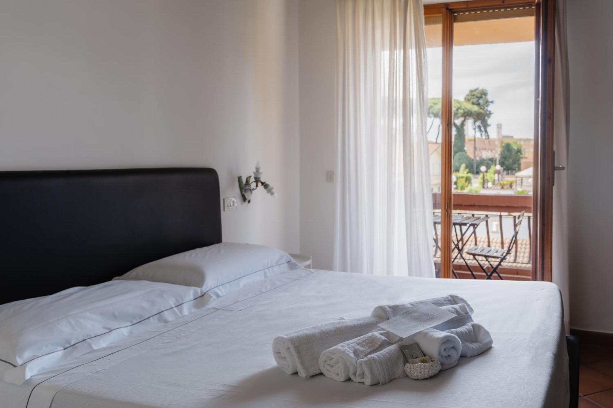 Mami Sabaudia Hotel Kültér fotó